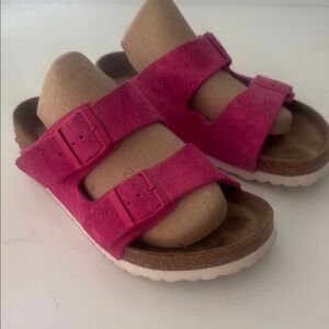 Birkenstock Arizona Fuchsia Tulip suede sandals Softbed style size 39